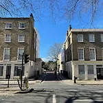 Regents Park Hideout